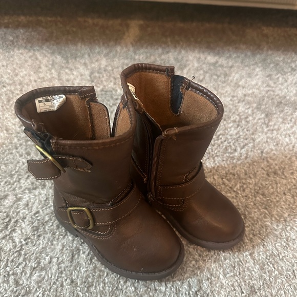 Carter’s size 5 toddler boots - Picture 1 of 3